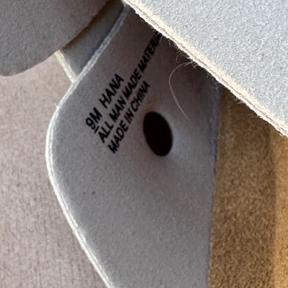 CUSHIONAIRE Hana Slip-On Buckle Clog with Cork Footbed Memory Foam Size 9 - Picture 11 of 13